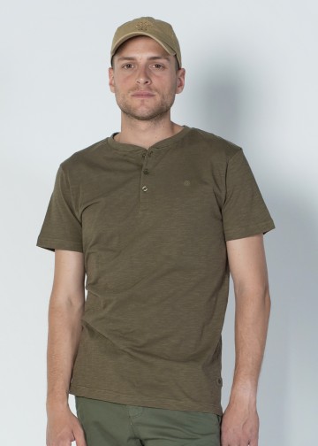 T-Shirt with placket