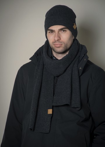 Knitted Hat with Fleece Lining